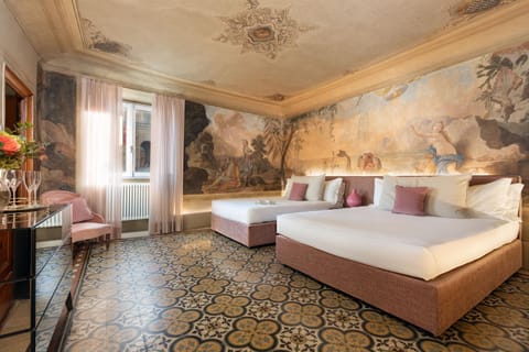 Piazza Pitti Palace - Residenza d'Epoca Bed and Breakfast in Florence