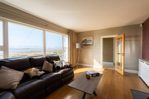 Inch by the Sea - Sea Views House in County Kerry