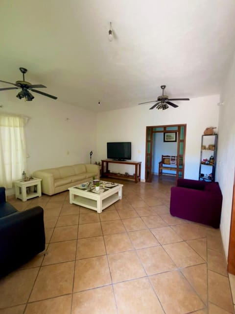 Residencia JV House in State of Morelos