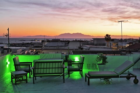 Patio, Natural landscape, Balcony/Terrace, Balcony/Terrace, Seating area, Mountain view, Sea view, Sunrise, Sunset