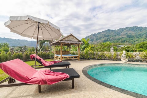 Garden view, Mountain view, Pool view