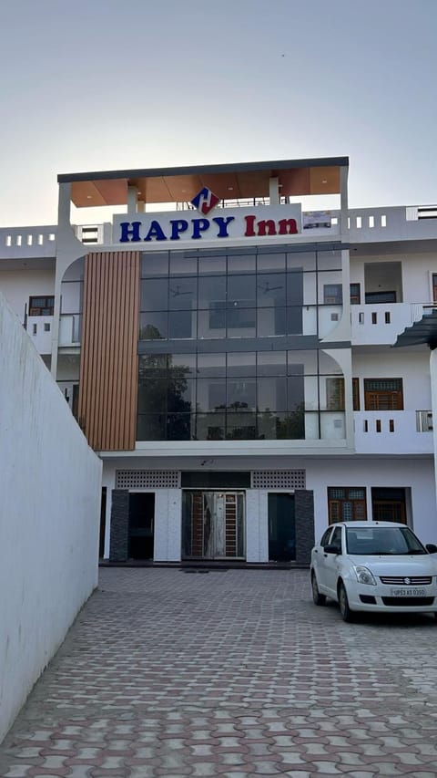 Property building, Day, Location, Parking