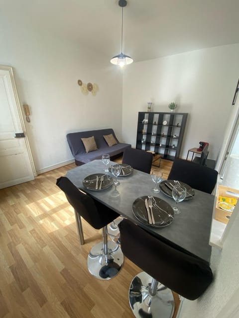 Living room, Dining area