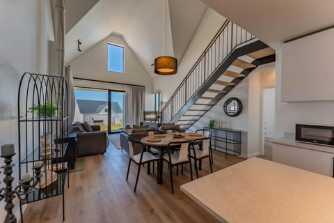 Living room, Seating area, Dining area