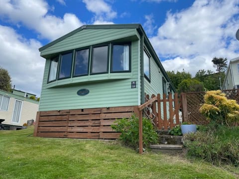 Grannys Vintage Coastal Caravan Campground/
RV Resort in England