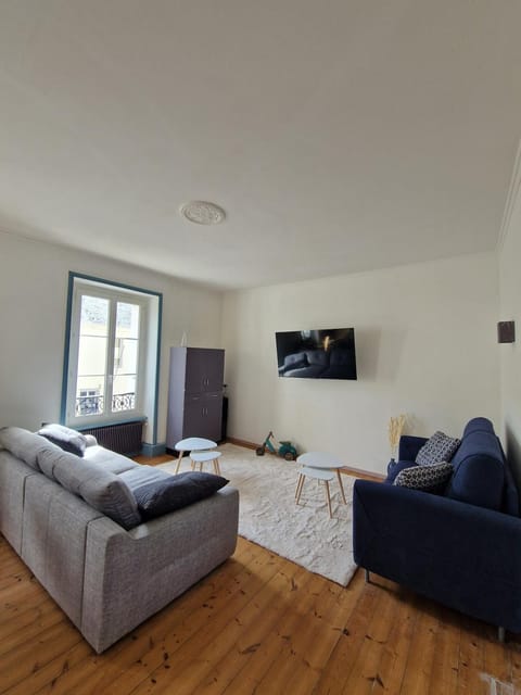 Communal lounge/ TV room, TV and multimedia, Living room