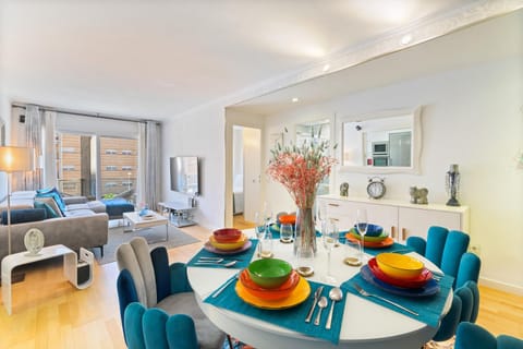 Living room, Dining area