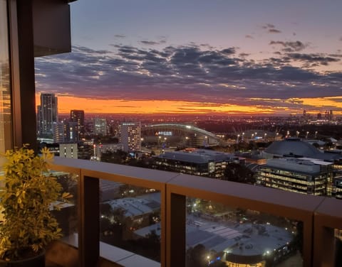 Nearby landmark, Natural landscape, View (from property/room), Balcony/Terrace, City view, Landmark view, Landmark view, Sunset