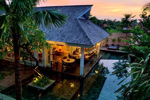 Property building, Patio, Garden, Balcony/Terrace, Garden view, Pool view, Swimming pool, Sunset