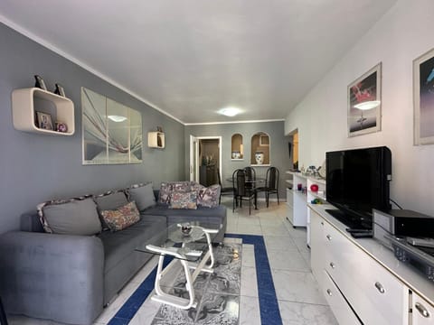 Communal lounge/ TV room, TV and multimedia, Living room, Seating area, Evening entertainment