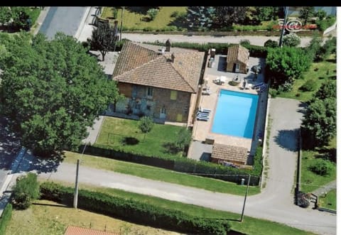 Sul lago Appartamenti Casa Del Lago con Piscina Acqua Salata Bed and Breakfast in Castiglione del Lago