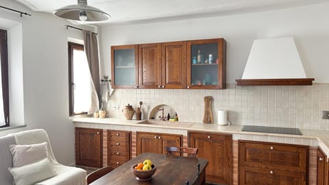 Sul lago Appartamenti Casa Del Lago con Piscina Acqua Salata Bed and Breakfast in Castiglione del Lago