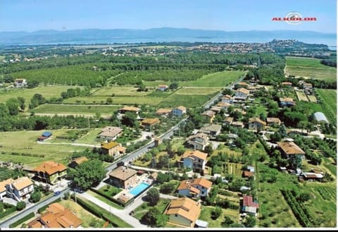 Sul lago Appartamenti Casa Del Lago con Piscina Acqua Salata Bed and Breakfast in Castiglione del Lago