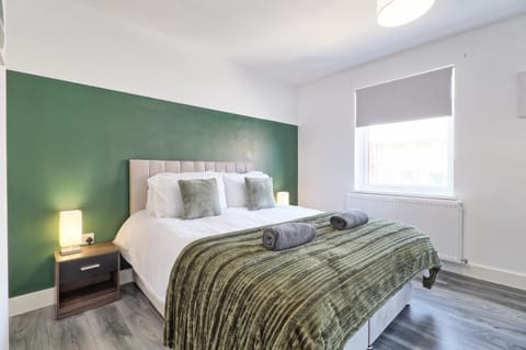 Bed, Bedroom, heating, internet