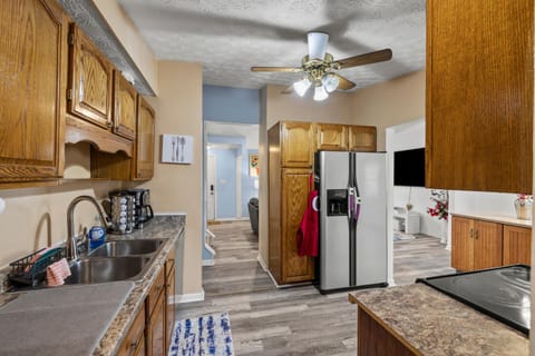 Cosy house, home away from home Apartment in Ohio