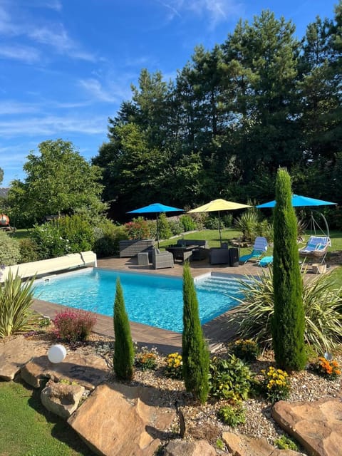 Garden, Swimming pool, Swimming pool