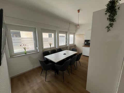 To&To Apartments 3 Bedroom Apartment in Stuttgart