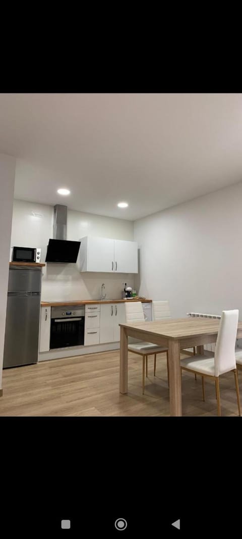 Kitchen or kitchenette, Dining area, pet friendly
