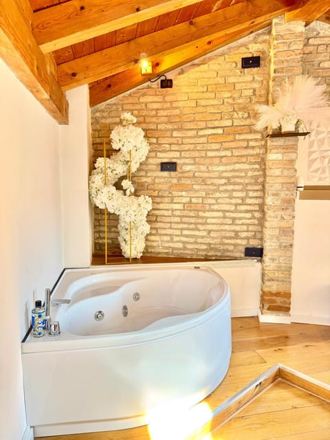 Hot Tub, Bathroom, Bath