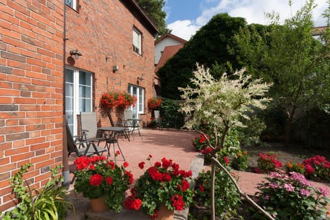 Garden, Balcony/Terrace