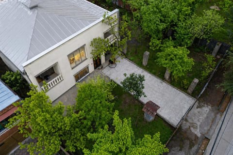 Property building, Spring, Day, Garden, Garden view