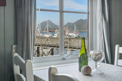 Natural landscape, Seating area, Dining area, Mountain view, Sea view