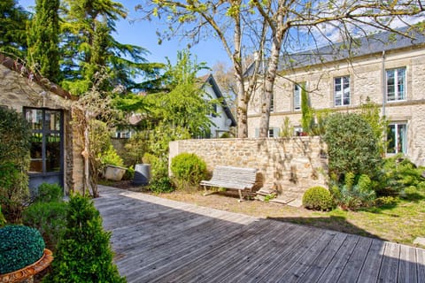 Property building, Spring, Garden