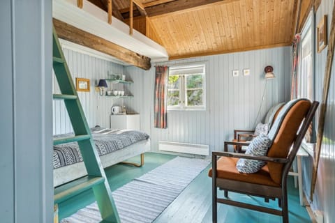 Bed, Kitchen or kitchenette, Photo of the whole room, Seating area