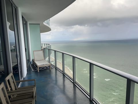 Penthouse Vacation Beach Resort Apartment hotel in Hollywood Beach