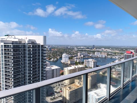 Penthouse Vacation Beach Resort Apartment hotel in Hollywood Beach