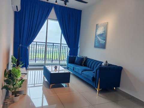 View (from property/room), Balcony/Terrace, Living room, Seating area