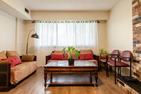 Living room, Photo of the whole room, Seating area