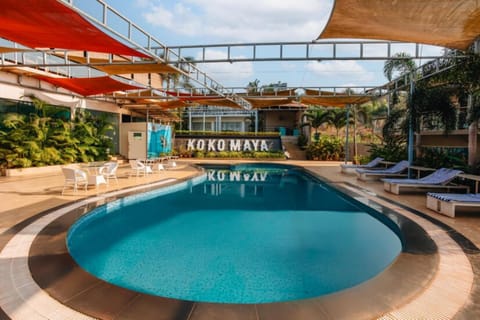 Swimming pool