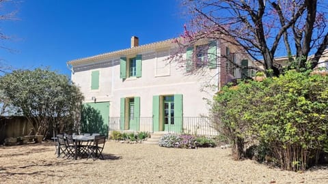 Property building, Spring, Day, Garden, Garden view
