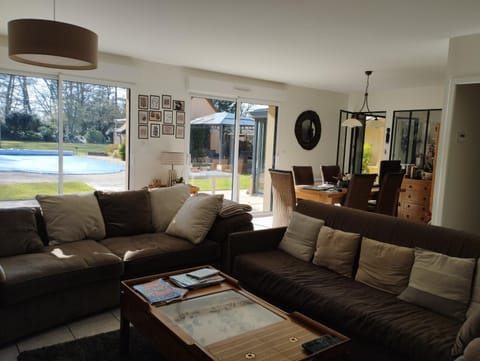 Living room, Internal: Not applicable to any particular room