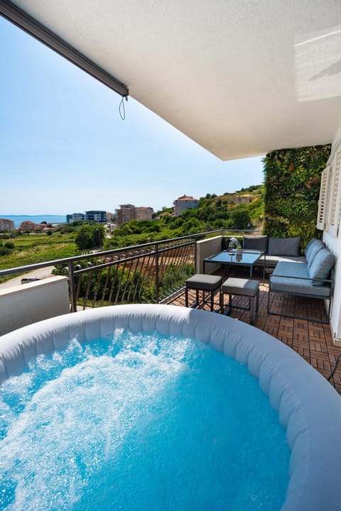 Hot Tub, View (from property/room), Balcony/Terrace, Seating area, Sea view