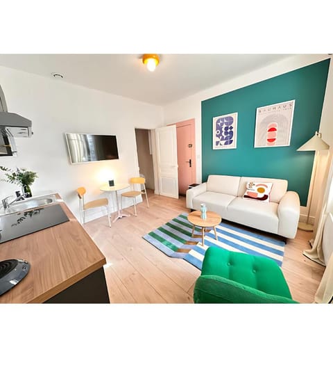 Living room, Seating area, Dining area, kitchen