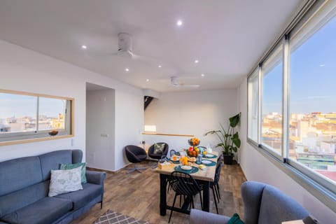 View (from property/room), Living room, Photo of the whole room, Dining area