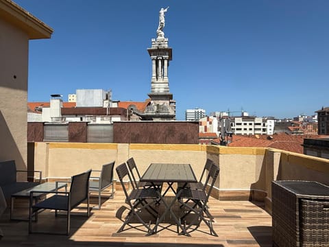 Balcony/Terrace, City view