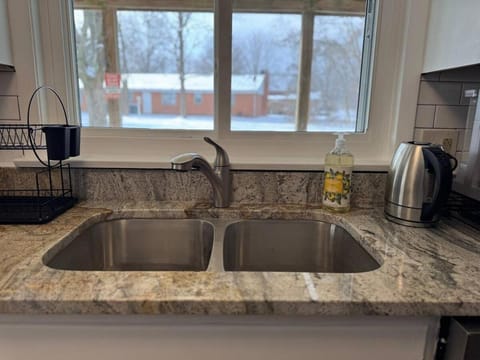 Apt Near Oberlin College Apartment in Ohio