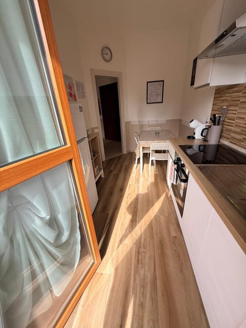 Breakfast, microwave, oven, kitchen