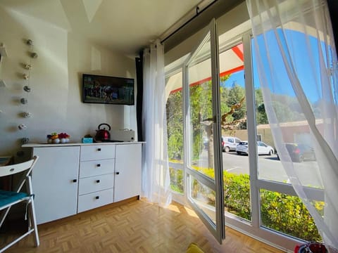 TV and multimedia, View (from property/room)