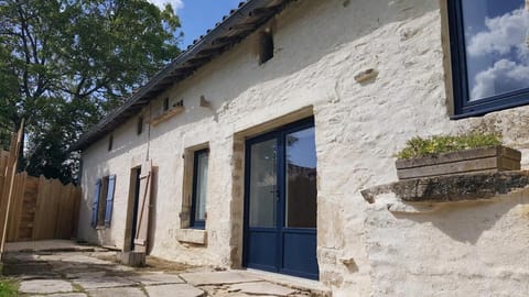 Facade/entrance, Garden