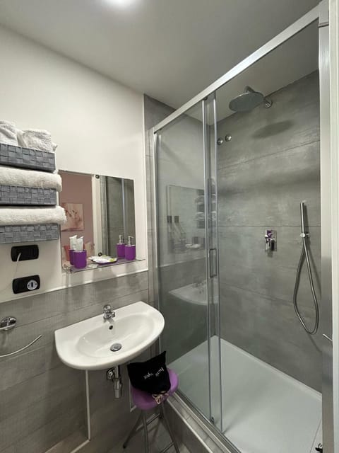 Violet Casa Giulietta House in Desenzano del Garda