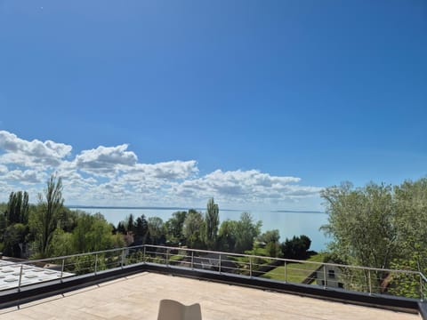 Natural landscape, View (from property/room), Balcony/Terrace, Lake view