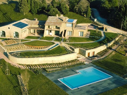 Spring, People, Activities, Summer, Hot Tub, Balcony/Terrace, Other, On site, Food, Swimming pool