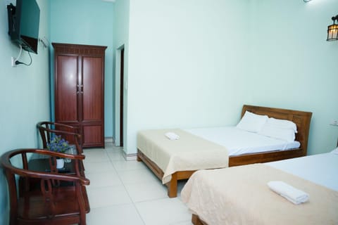 Bed, TV and multimedia, Photo of the whole room, Bedroom, towels, air conditioner