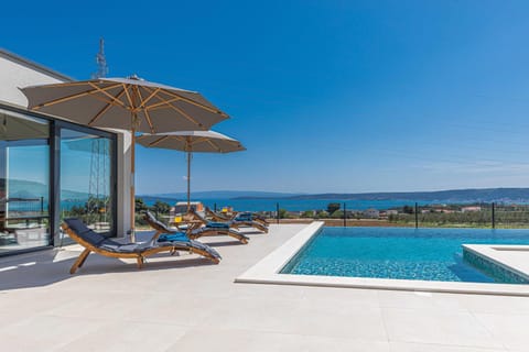 Pool view, Sea view, sunbed