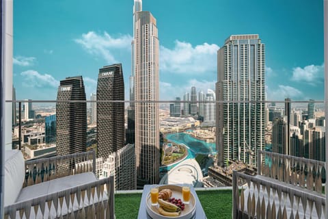 Property building, Day, Bird's eye view, View (from property/room), Balcony/Terrace, Food and drinks, Food, City view
