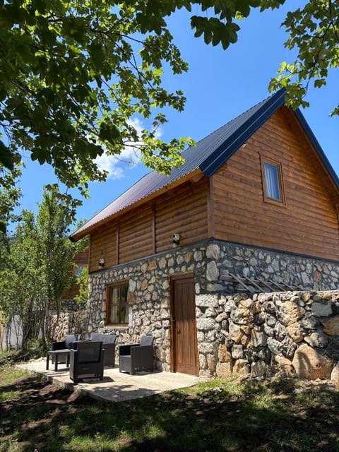Property building, Day, Garden, Seating area, Garden view